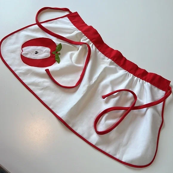 Adorable Apple Apron - Picture 2 of 5
